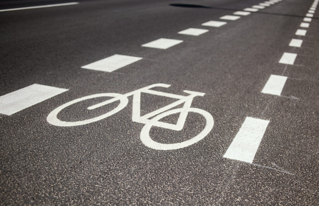 Bicyclist killed in Bakersfield
