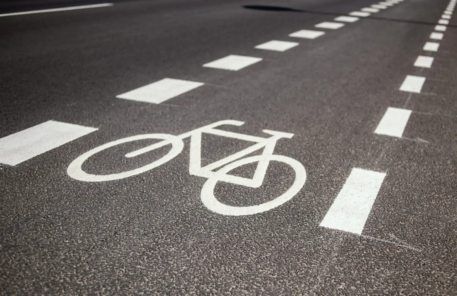 Bicyclist killed in Bakersfield