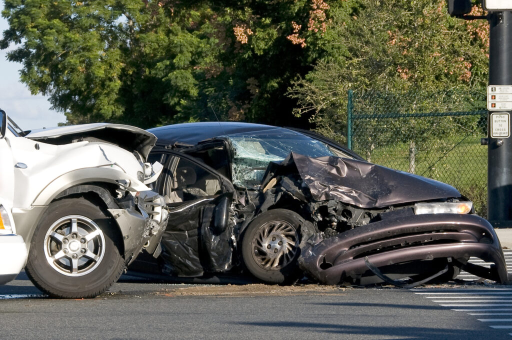 1 injured in crash on I-605 In Norwalk