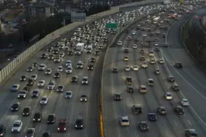 10 Hospitalized in Arizona I-10 Crash 10 people are hospitalized after a vehicle crash in I-10. It is unclear who or why the accident had occurred.