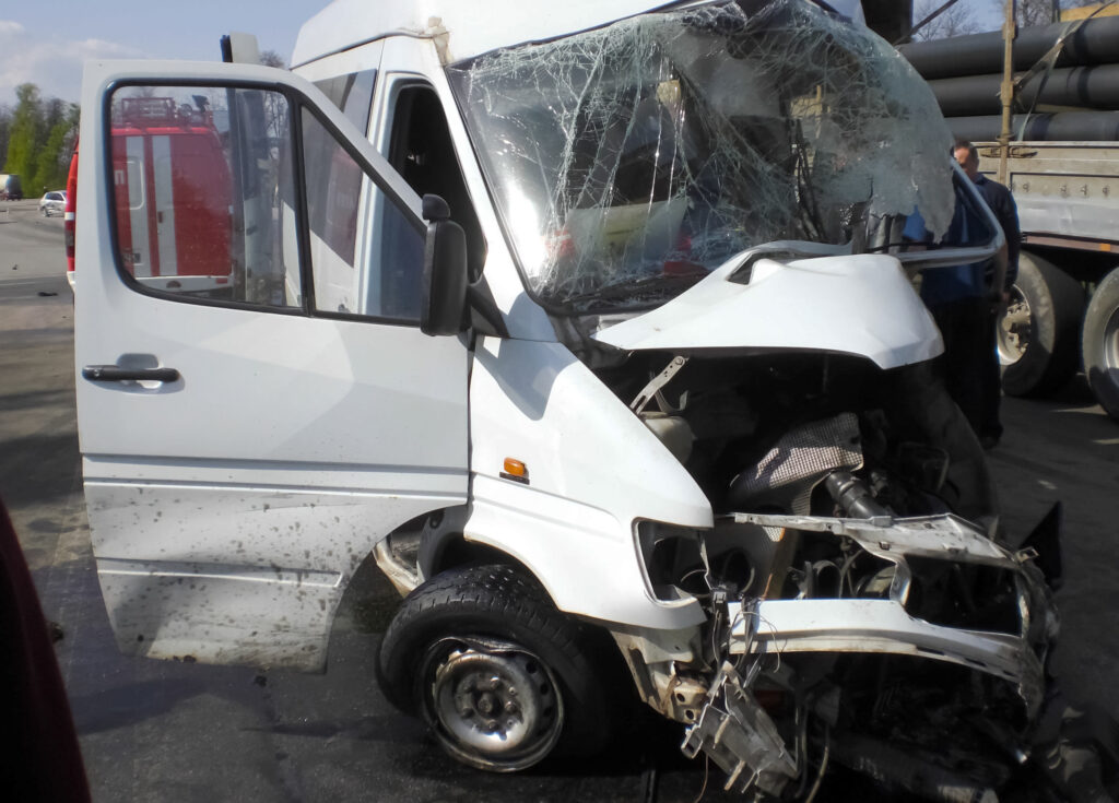 1 killed in food truck collision in Las Vegas