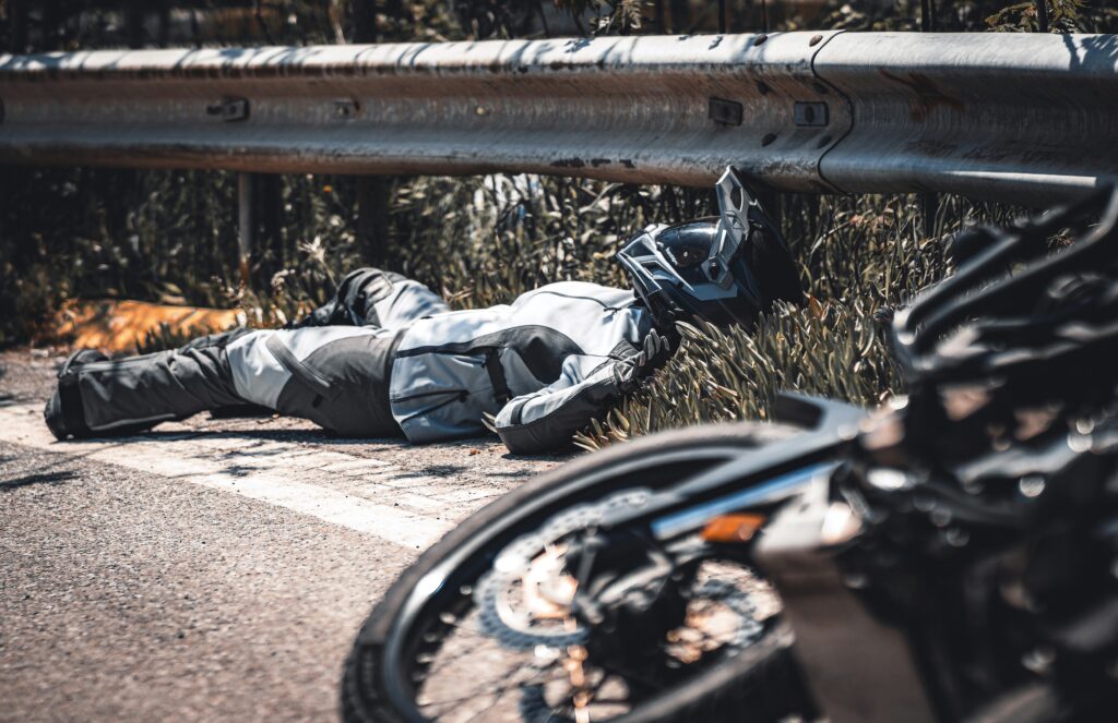 20-year-old, Tyler Newman Dies From Motorcycle Crash Involving a Tesla 20-year-old Tyler Newmark dies after driver fails to yield to him.